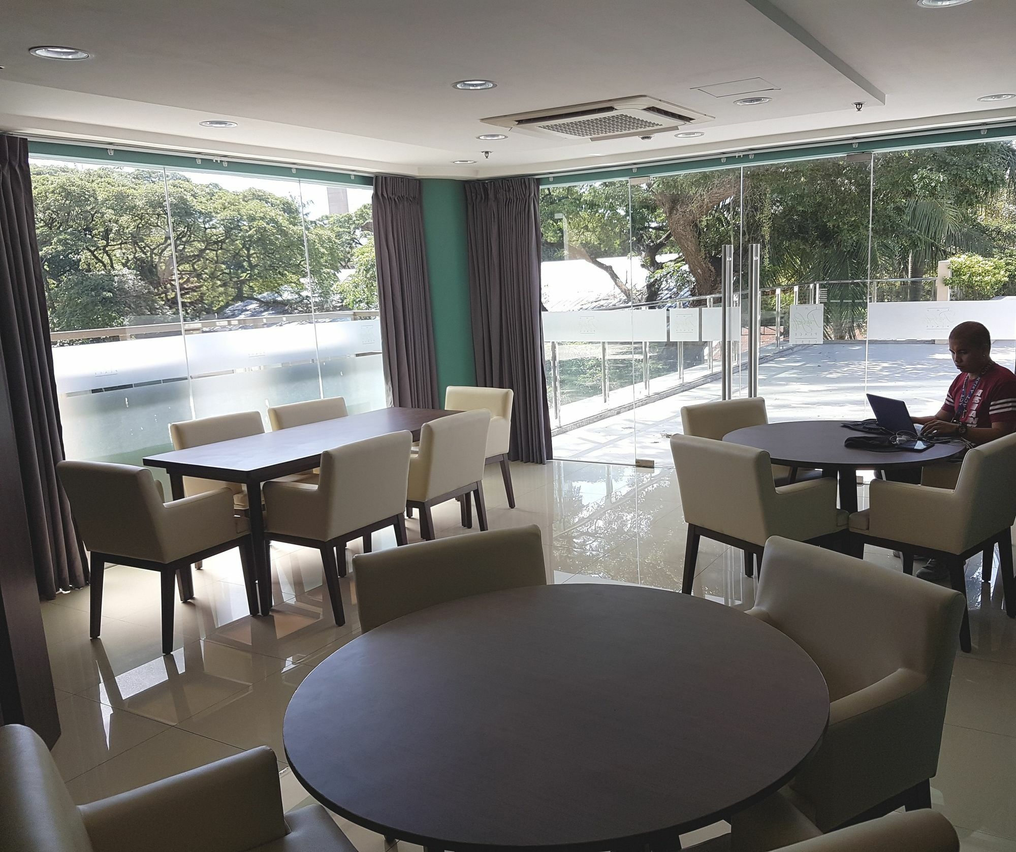 Padgett Place Prime Suites Cebu Buitenkant foto