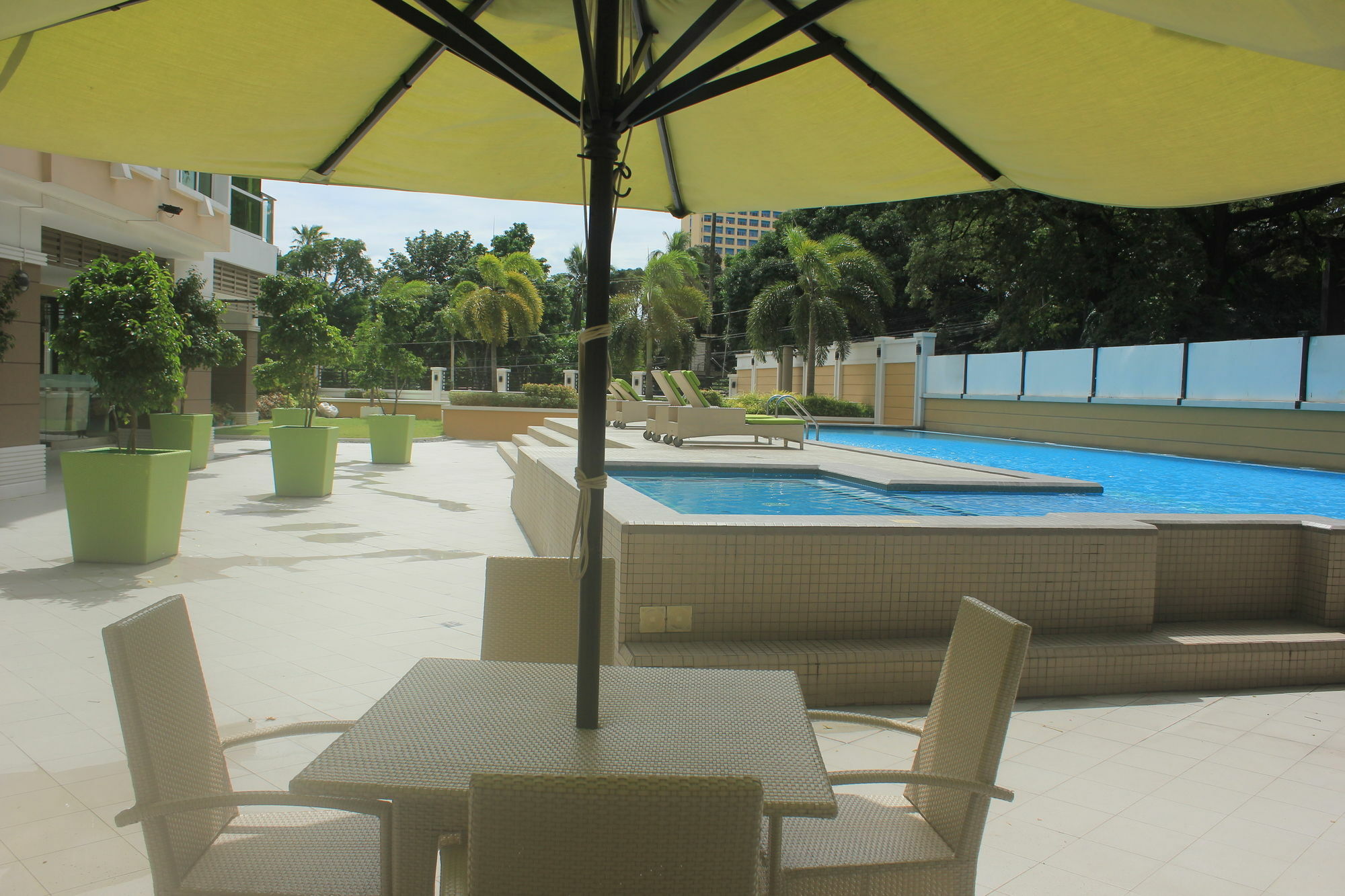 Padgett Place Prime Suites Cebu Buitenkant foto